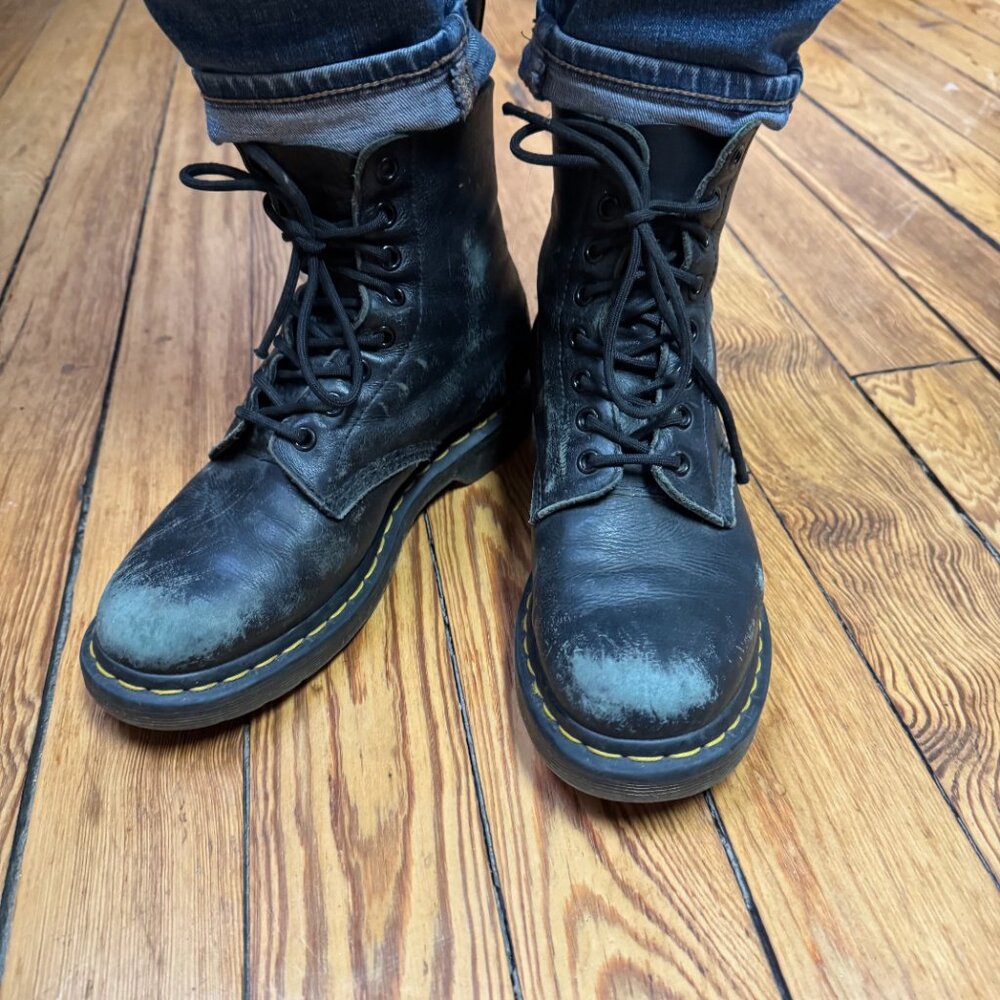 Perfectly Distressed Dr. Martens Smooth Leather 1460 Combat Style Boots W8